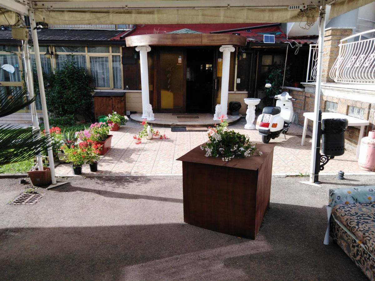 Hotel La Carina Grottaminarda Extérieur photo