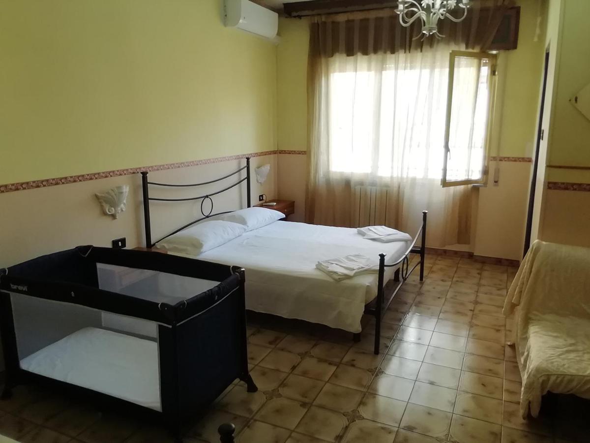 Hotel La Carina Grottaminarda Extérieur photo